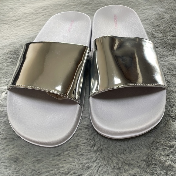NWT Women's Slide Sandal - Picture 4 of 7